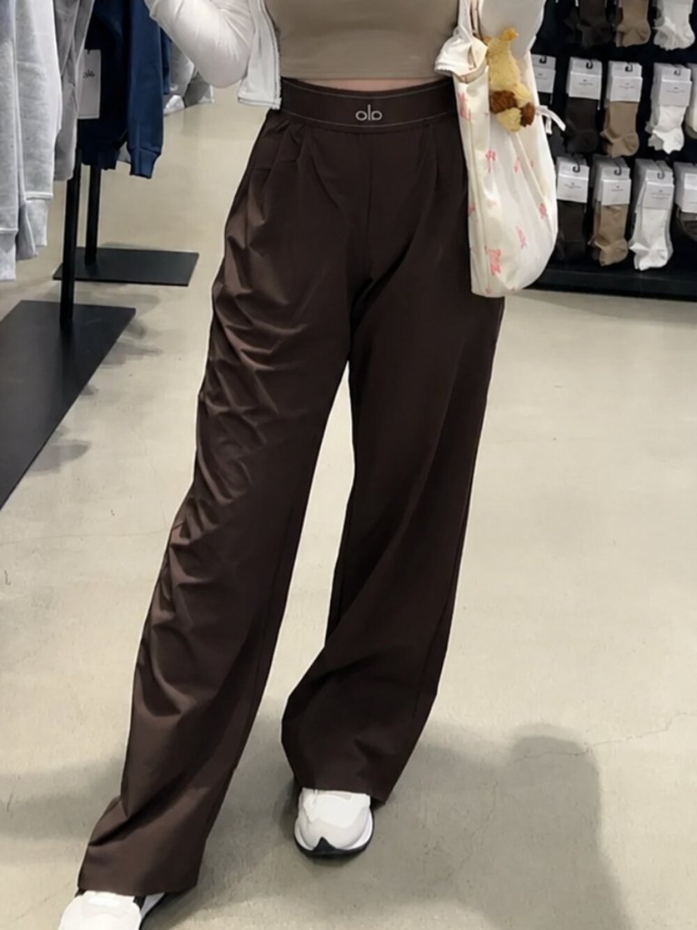 Alo Yoga Suit Up Trouser Espresso Brown Wide Leg Neutral Pants NWT ✨30” Inseam - Picture 9 of 9